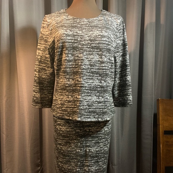 Lord & Taylor Ladies 2-piece top & pencil skirt - Picture 1 of 4